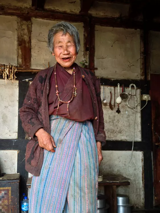 bhutan photography portfolio for freelance photographer mark l chaves
