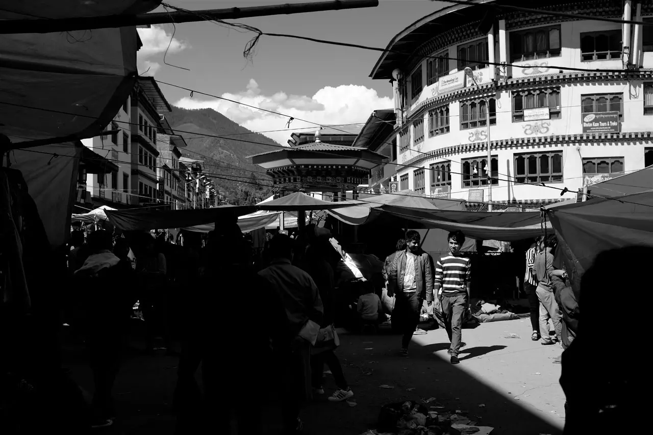 bhutan photography portfolio for freelance photographer mark l chaves