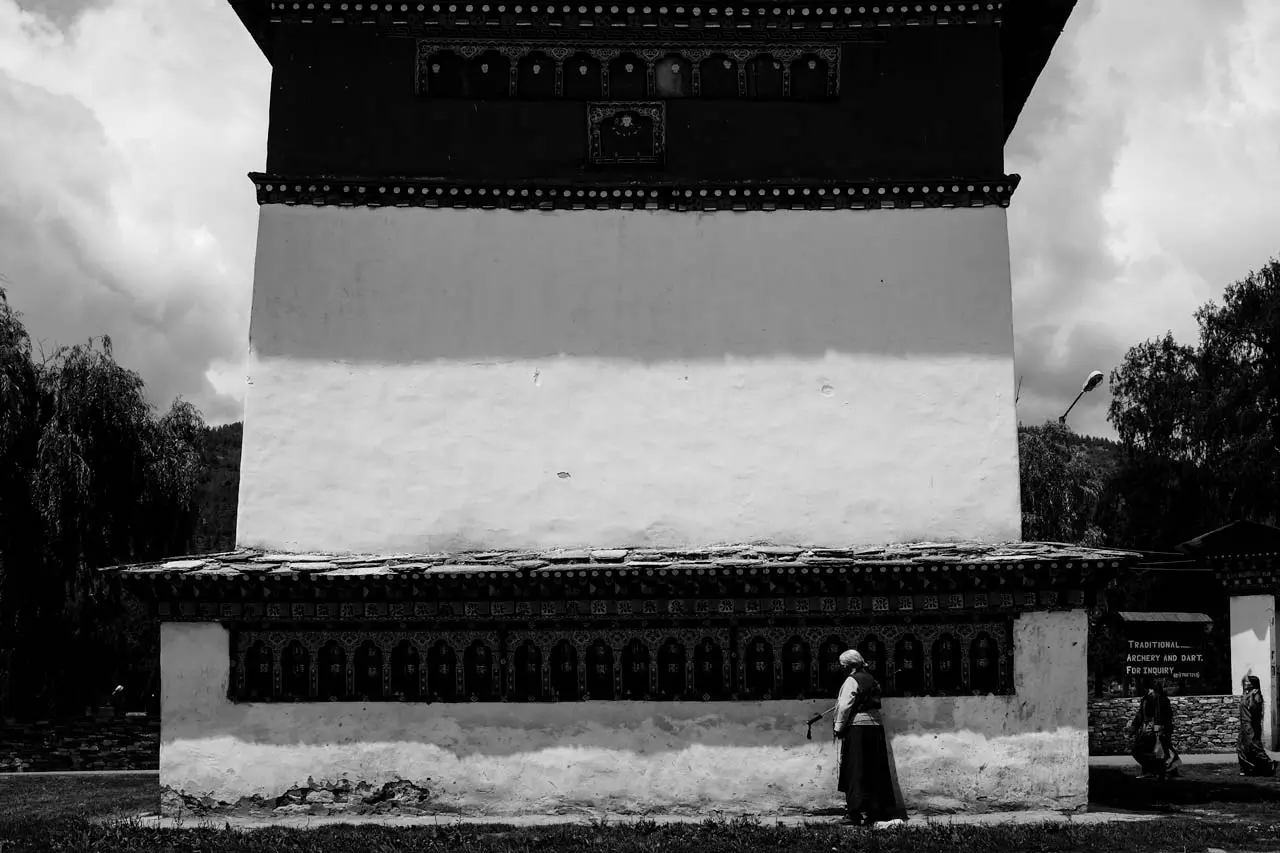 bhutan photography portfolio for freelance photographer mark l chaves