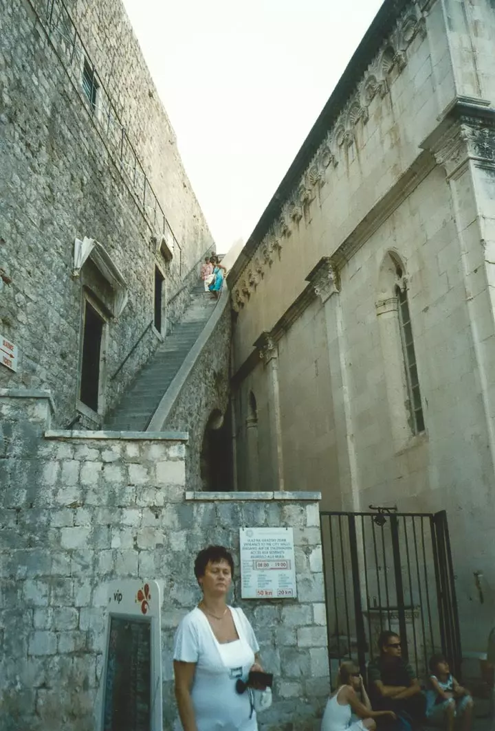 a woman in dubrovnik